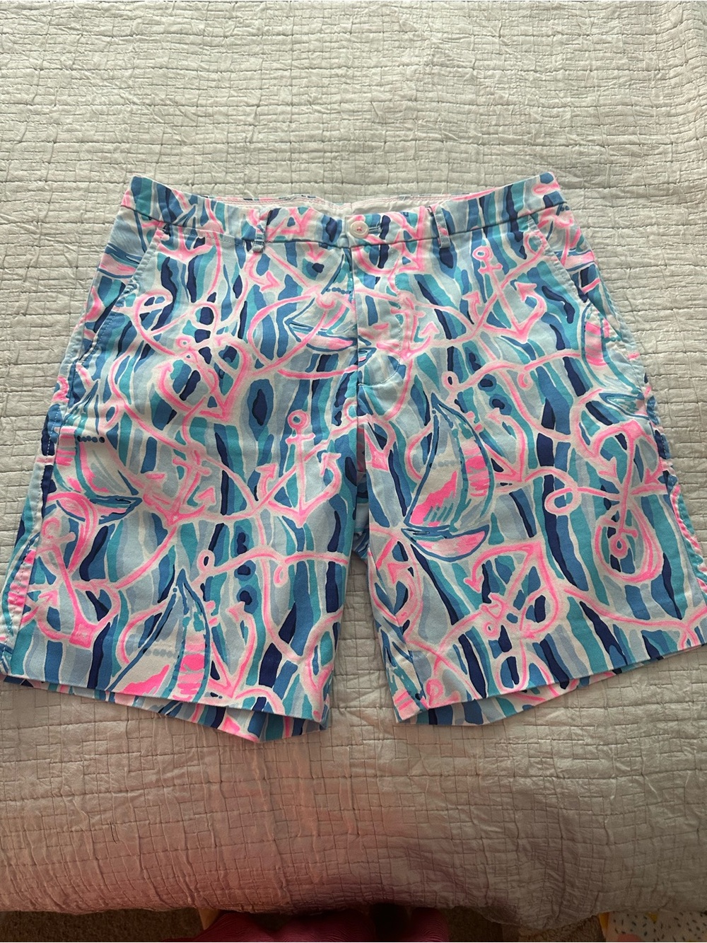 Men’s Pink and White Nautical Rope Print Flat-Front Shorts